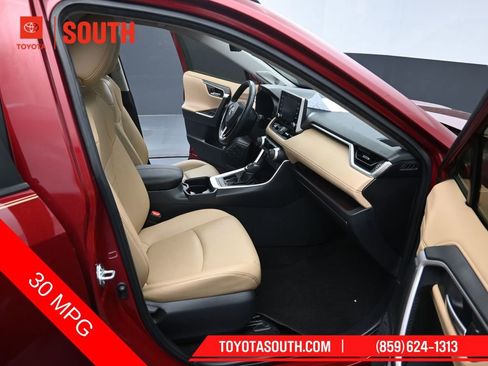 Used 2020 Toyota RAV4 Limited w/ Limited Grade Weather Package FWD image 33