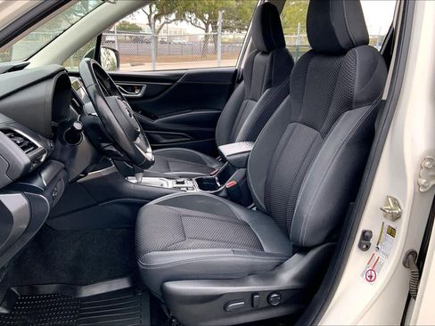 Used 2020 Subaru Forester Premium image 7