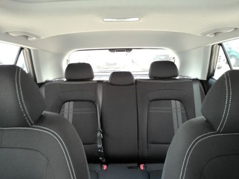 Used 2022 Hyundai Venue SEL w/ Cargo Package image 28