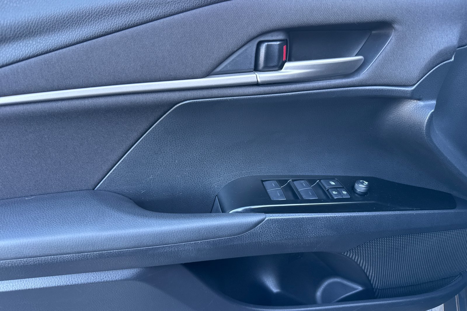 Certified 2025 Toyota Camry LE FWD image 13