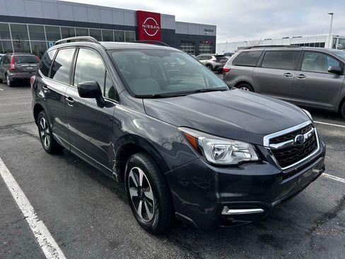 Used 2017 Subaru Forester 2.5i Premium image 1