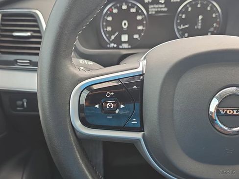 Used 2021 Volvo XC90 T5 Momentum FWD image 18