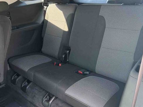 Used 2018 Chevrolet Traverse LT FWD image 14