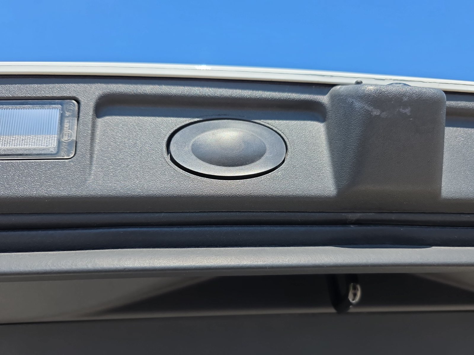 Used 2024 Rivian R1S Adventure Quad AWD/4WD image 31