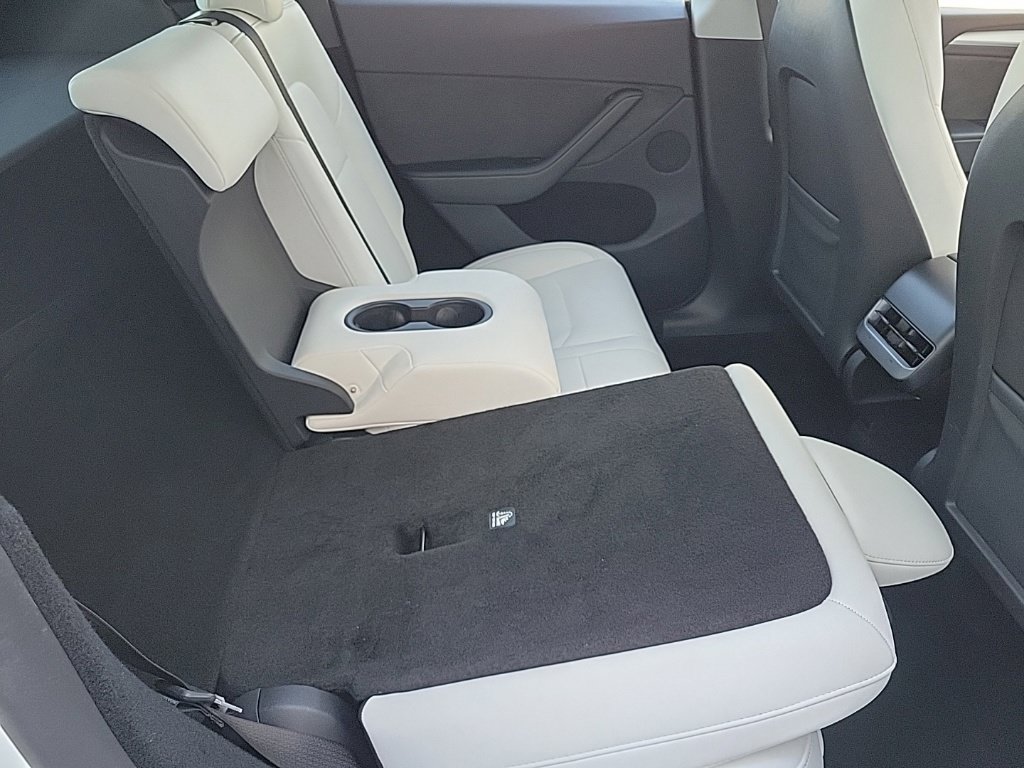 Used 2024 Tesla Model Y Long Range AWD/4WD image 15
