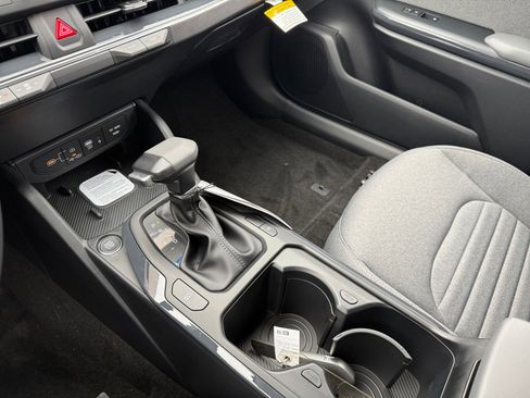 New 2025 Kia K4 EX image 13