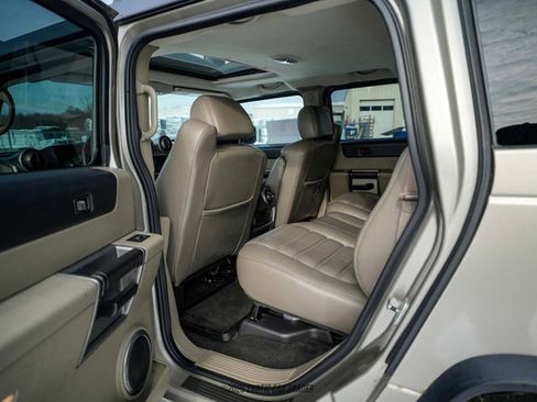 Used 2003 HUMMER H2 w/ Preferred Equipment Group image 35