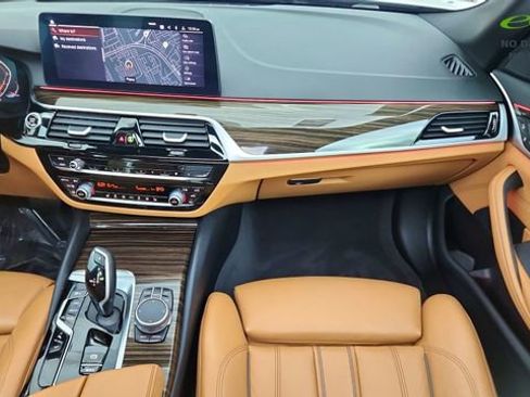 Used 2021 BMW 530i w/ Convenience Package RWD image 37