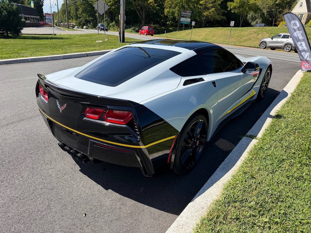 Used 2018 Chevrolet Corvette Stingray Coupe w/ 1LT RWD image 6