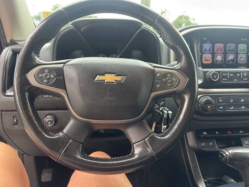 Used 2017 Chevrolet Colorado Z71 AWD/4WD image 10