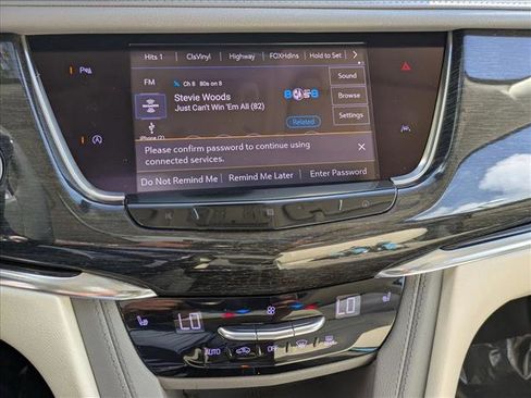 Used 2020 Cadillac XT6 Premium Luxury FWD image 13