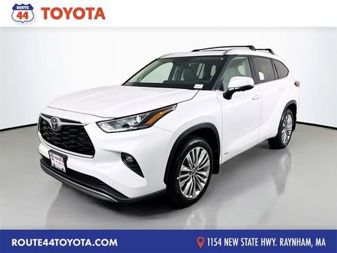 New 2026 Toyota Highlander Platinum image 1