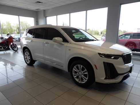 Used 2023 Cadillac XT6 Luxury AWD/4WD image 3