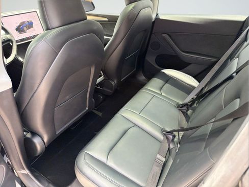 Used 2024 Tesla Model Y Long Range AWD/4WD image 25