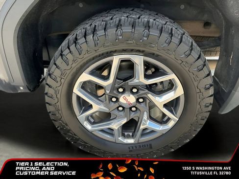 Used 2025 GMC Sierra 1500 SLT w/ SLT Premium Plus Package AWD/4WD image 42
