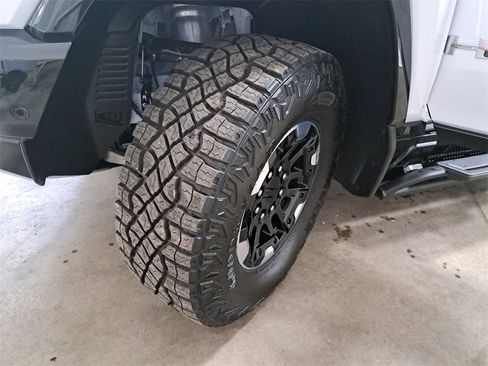 New 2025 GMC Hummer EV 2X w/ Extreme Off-Road Package image 39