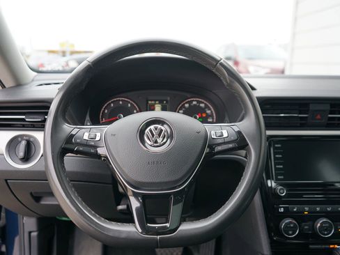 Used 2022 Volkswagen Passat 2.0T SE image 23