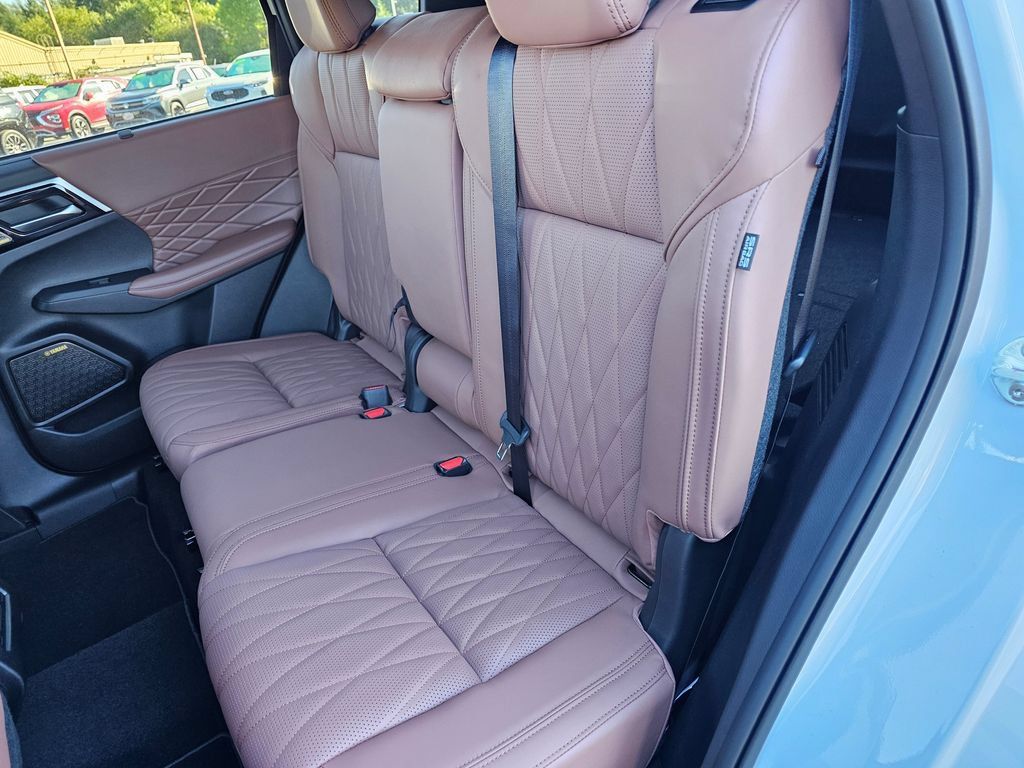 New 2026 Mitsubishi Outlander SEL AWD/4WD image 13