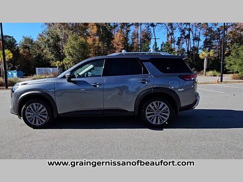 New 2025 Nissan Pathfinder SL w/ SL Premium Package image 25