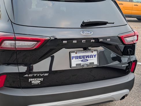 Used 2023 Ford Escape Active AWD/4WD image 11
