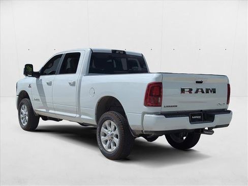 New 2026 RAM 2500 Laramie AWD/4WD image 9