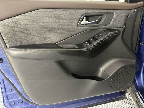 Used 2022 Nissan Rogue SV image 29