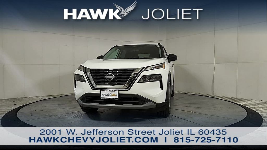 Used 2023 Nissan Rogue S FWD image 3