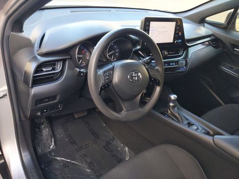 Used 2019 Toyota C-HR LE image 9