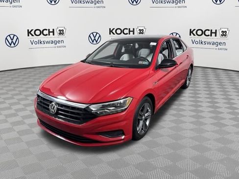 Used 2020 Volkswagen Jetta R-Line w/ R-Line Cold Weather Package image 3