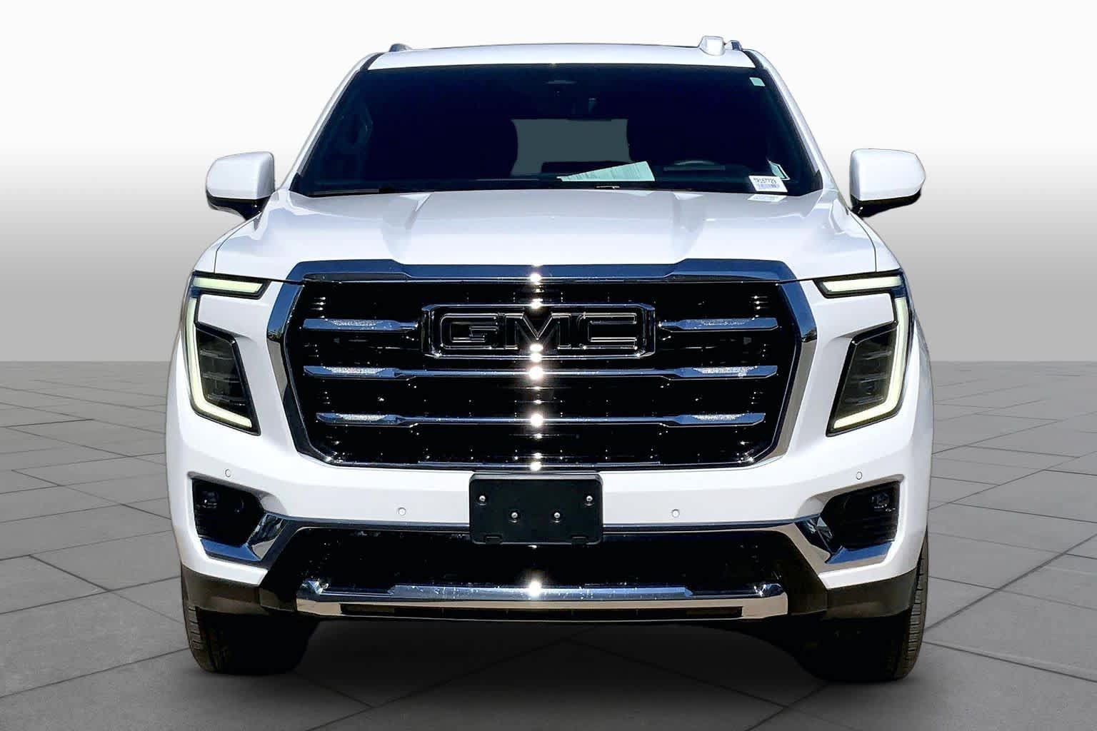 Used 2026 GMC Yukon Elevation w/ Elevation Premium Package AWD/4WD image 3