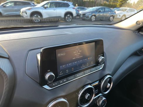 Used 2025 Nissan Sentra S image 17