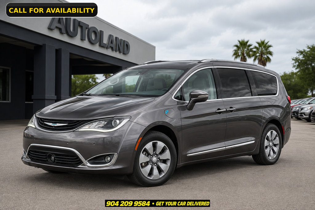Used 2017 Chrysler Pacifica Platinum FWD image 1