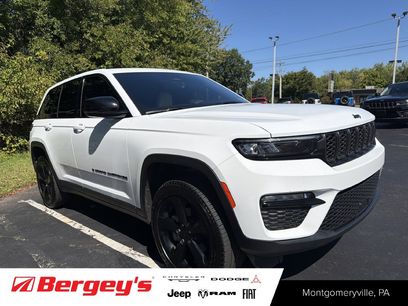 Used 2025 Jeep Grand Cherokee Limited w/ Black Appearance Package