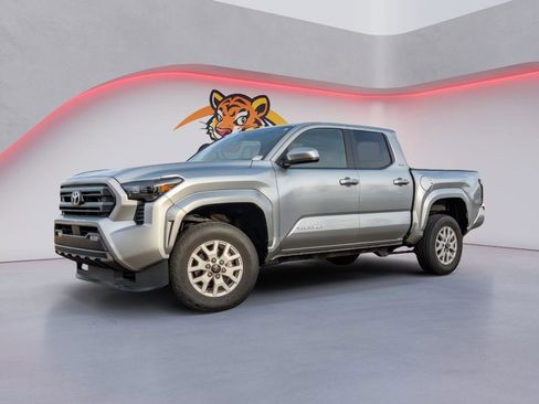 Used 2025 Toyota Tacoma SR5 image 1