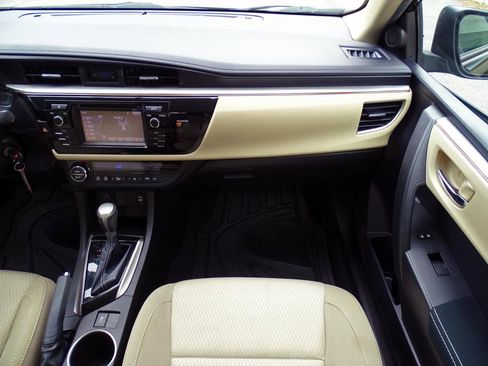 Used 2014 Toyota Corolla LE FWD image 24