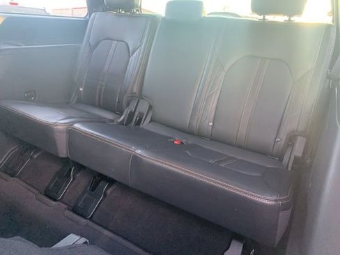 Used 2024 Ford Expedition Platinum image 29
