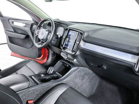 Used 2019 Volvo XC40 T5 Momentum AWD/4WD image 21