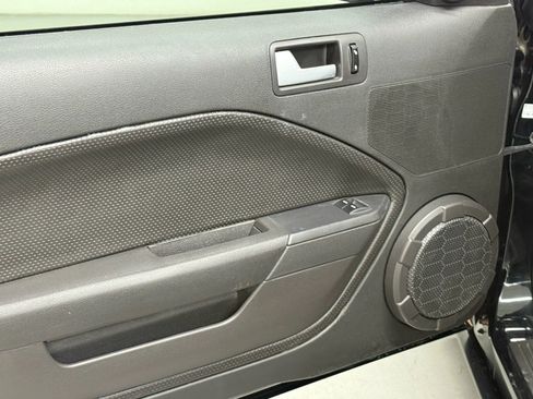 Used 2009 Ford Mustang GT Deluxe image 22