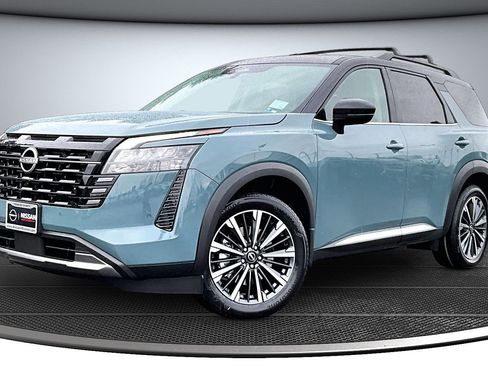 New 2026 Nissan Pathfinder Platinum image 2