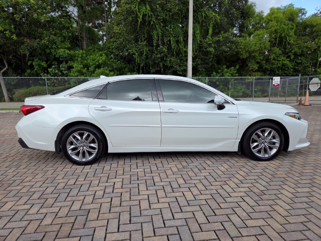 Used 2021 Toyota Avalon XLE FWD image 12