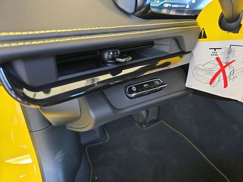 New 2025 Chevrolet Corvette Stingray Premium Cpe w/ Stealth Interior Trim Package image 23