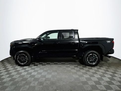 Certified 2025 Toyota Tacoma TRD Sport AWD/4WD image 4