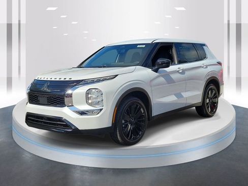 New 2026 Mitsubishi Outlander SE FWD image 3