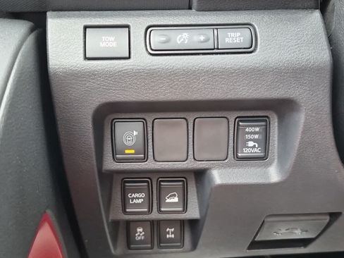 Used 2023 Nissan Frontier PRO-4X w/ Pro-4X Premium Package AWD/4WD image 18