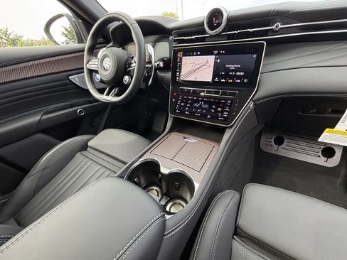 Used 2025 Maserati Grecale Folgore AWD/4WD image 34
