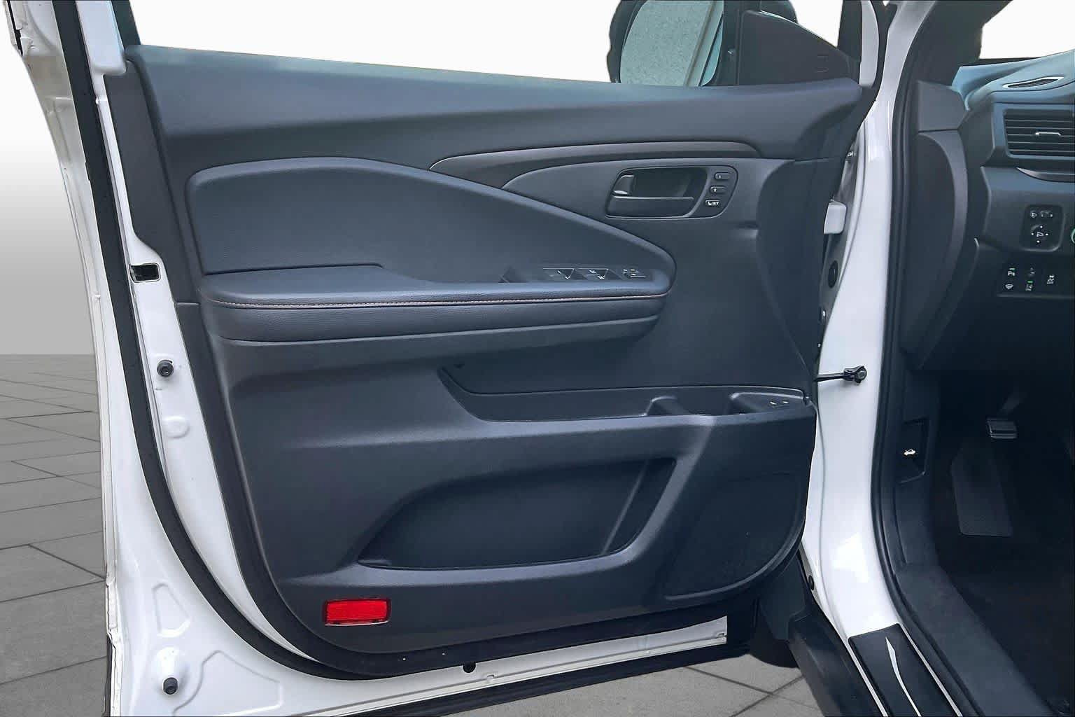 Used 2024 Honda Passport TrailSport image 21