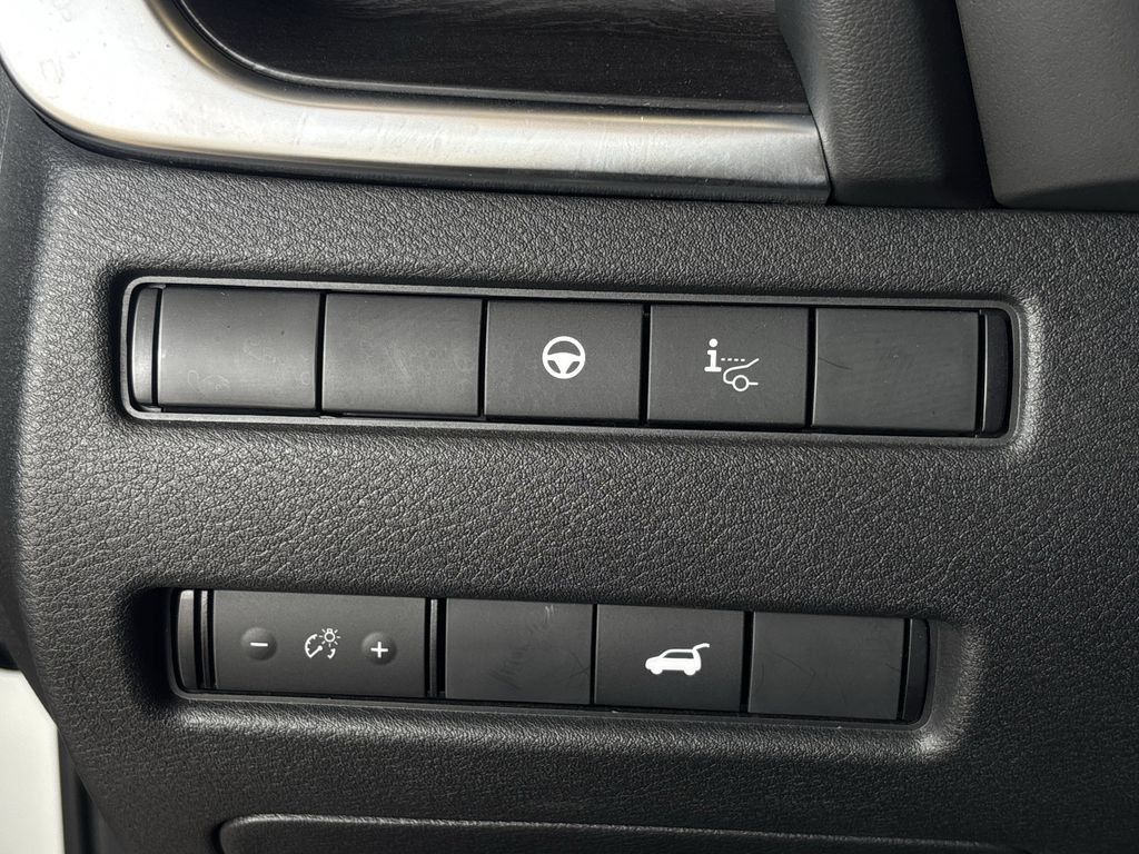 Used 2023 Nissan Rogue Platinum w/ Platinum Premium Package FWD image 21