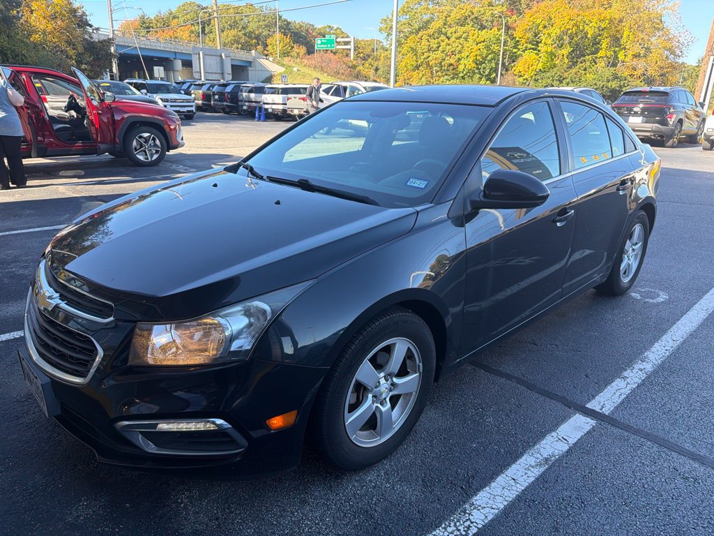 Used 2016 Chevrolet Cruze LT FWD image 3