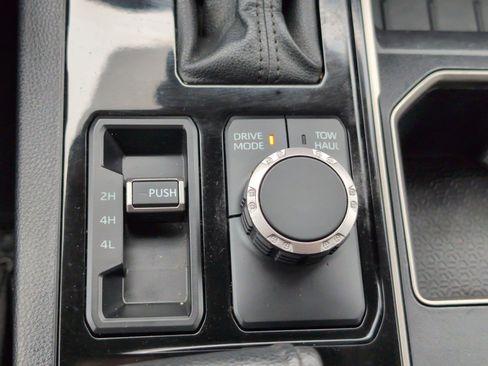 Used 2022 Toyota Tundra SR5 w/ SR5 Convenience Package image 22