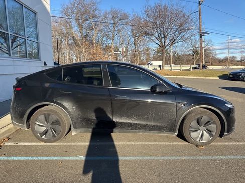 Used 2026 Tesla Model Y Long Range image 13